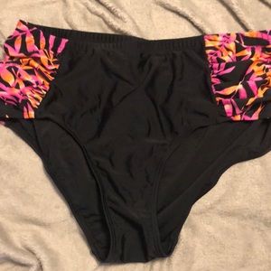 ❤️ 3 for $10 must bundle 3
Swim bottom
